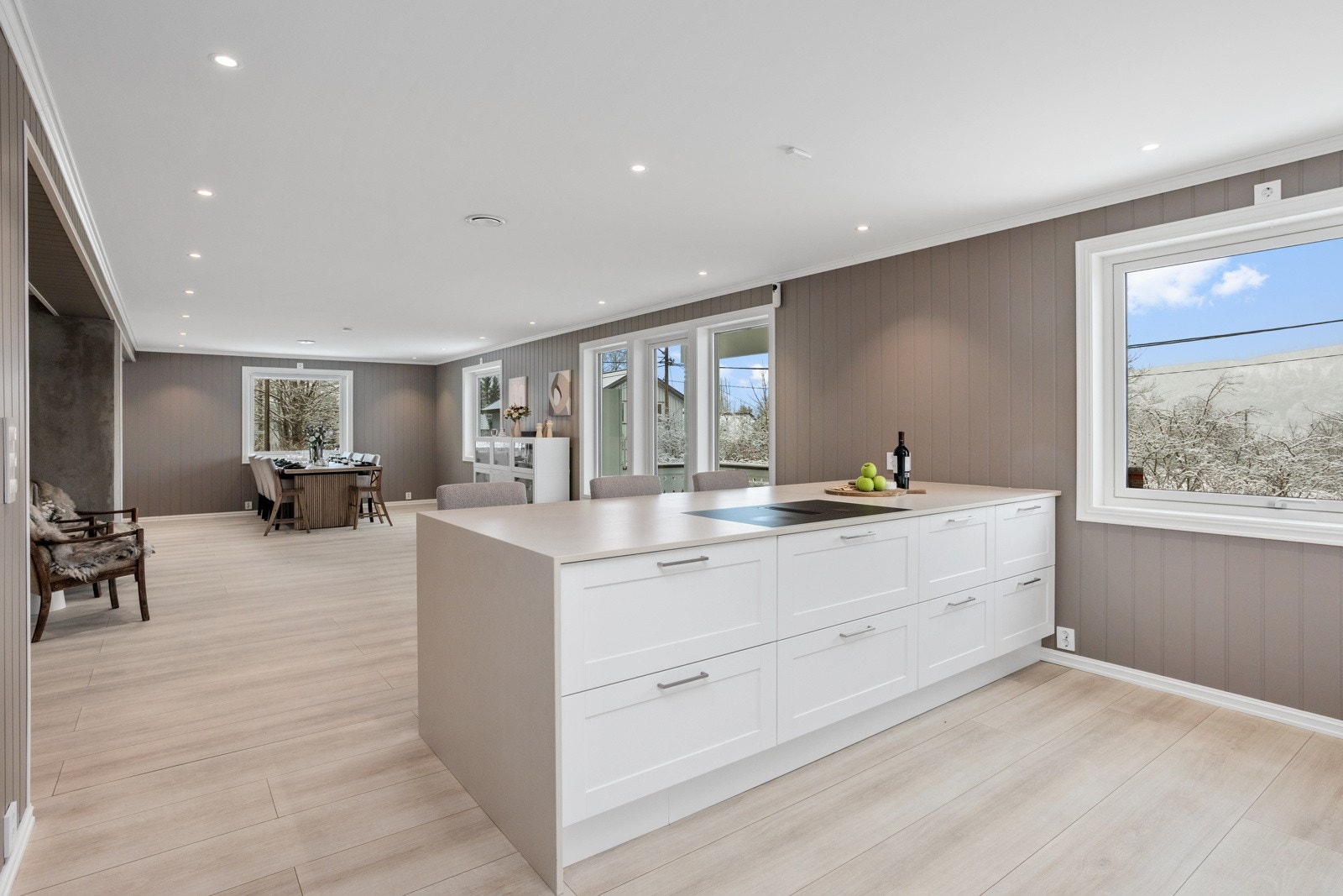 Her har du full oversikt over gjestene mens de venter på maten. Galleribilde