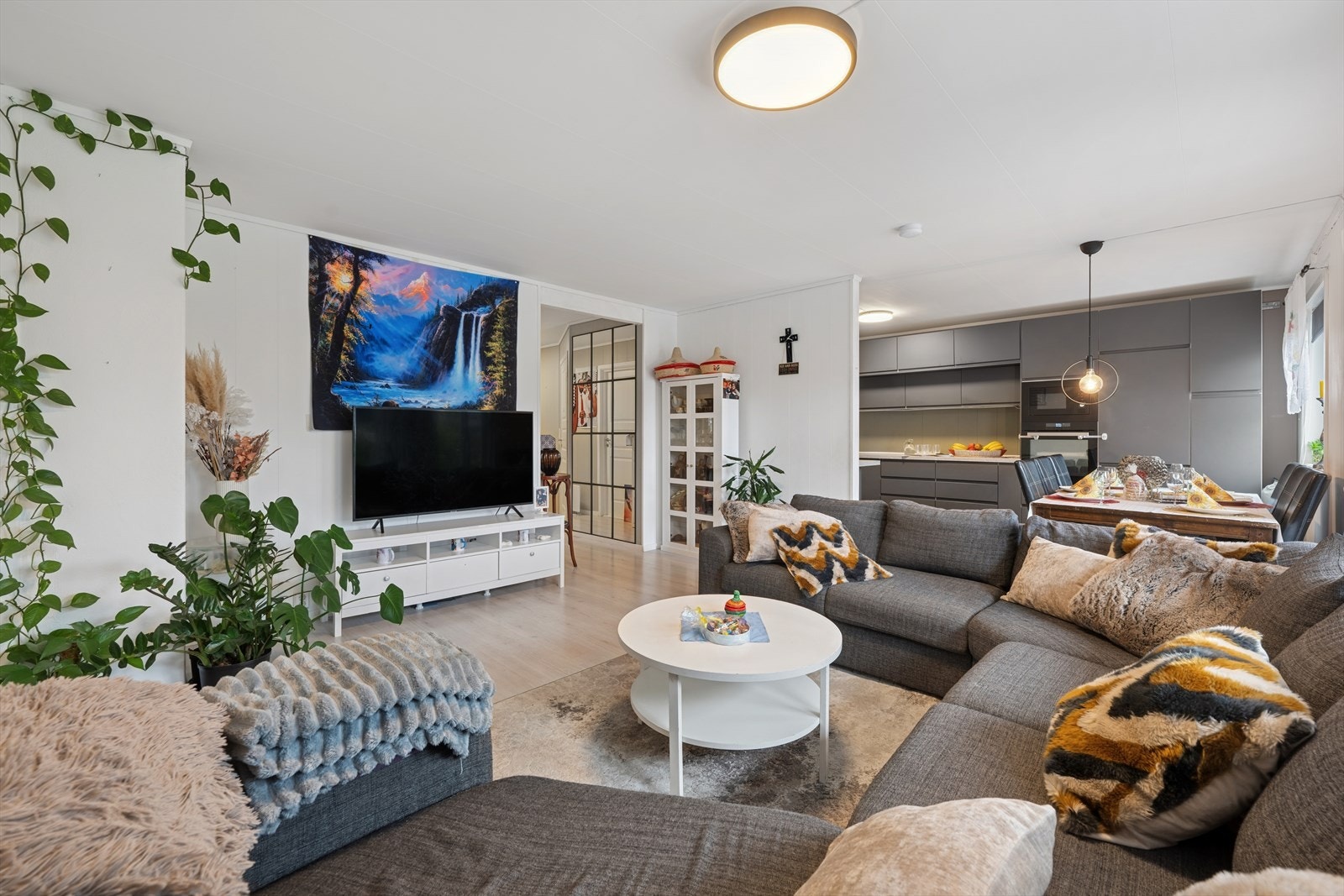 Rommet har god plass til møblering etter eget ønske. Galleribilde