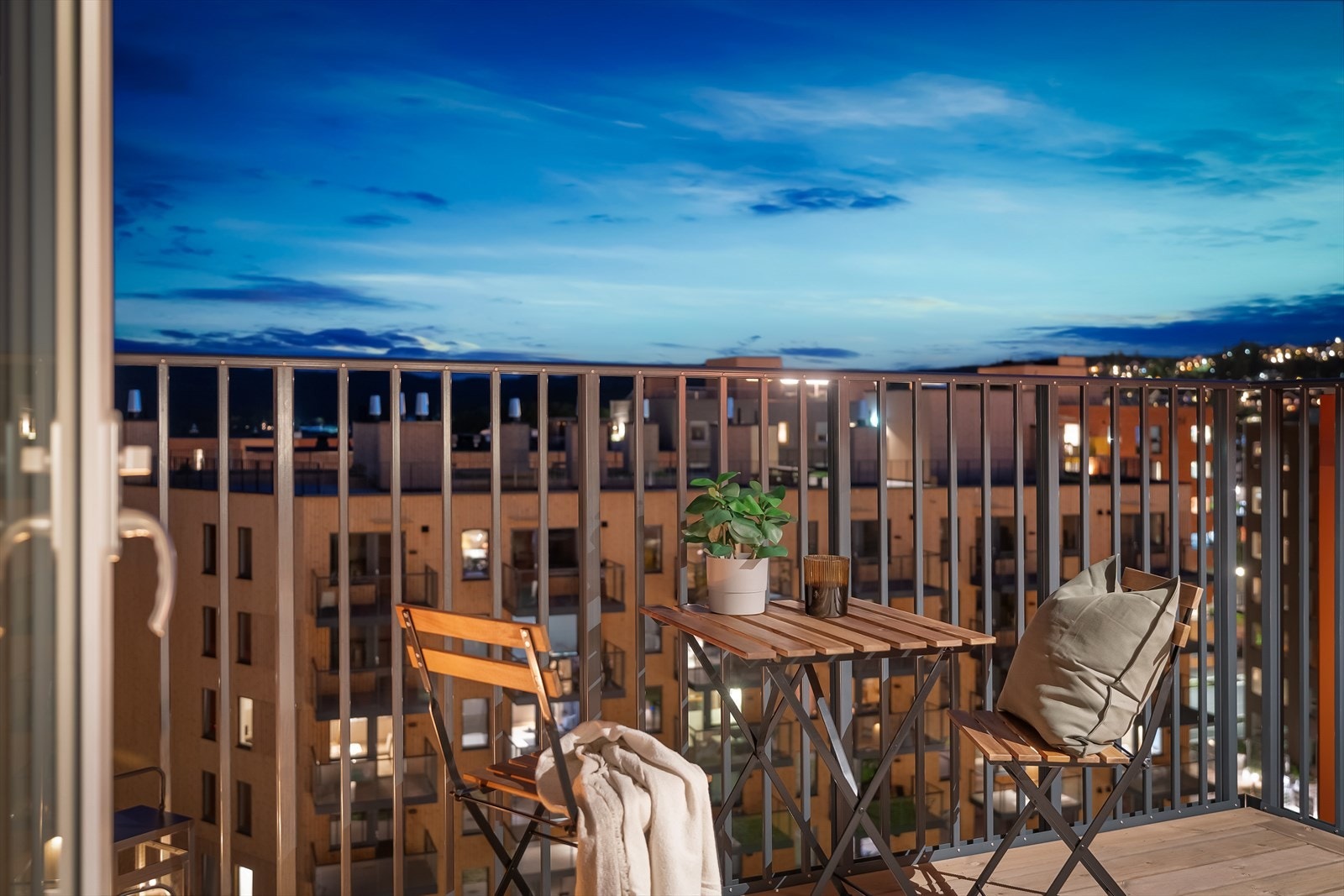 Bildet er tatt i en leilighet av tilsvarende type med speilvendt planløsning, avvik vil forekomme. Galleribilde