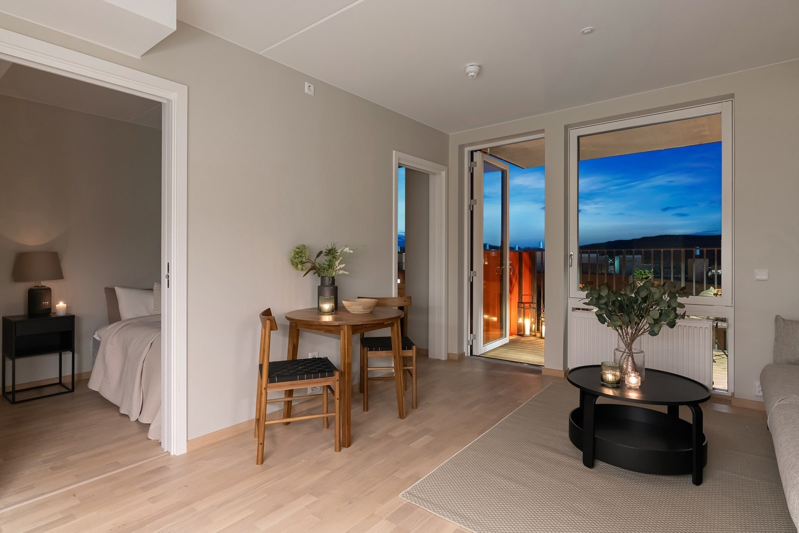 Bildet er tatt i en leilighet av tilsvarende type med speilvendt planløsning, avvik vil forekomme. Galleribilde