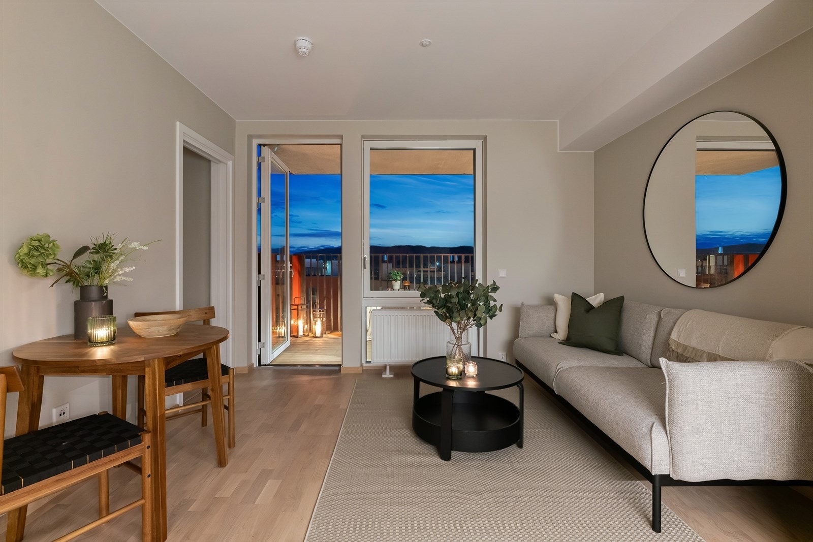 Bildet er tatt i en leilighet av tilsvarende type med speilvendt planløsning, avvik vil forekomme. Galleribilde