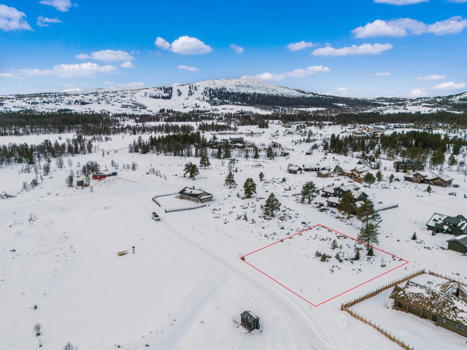 Enkel adkoms via bilvei helt frem. Galleribilde