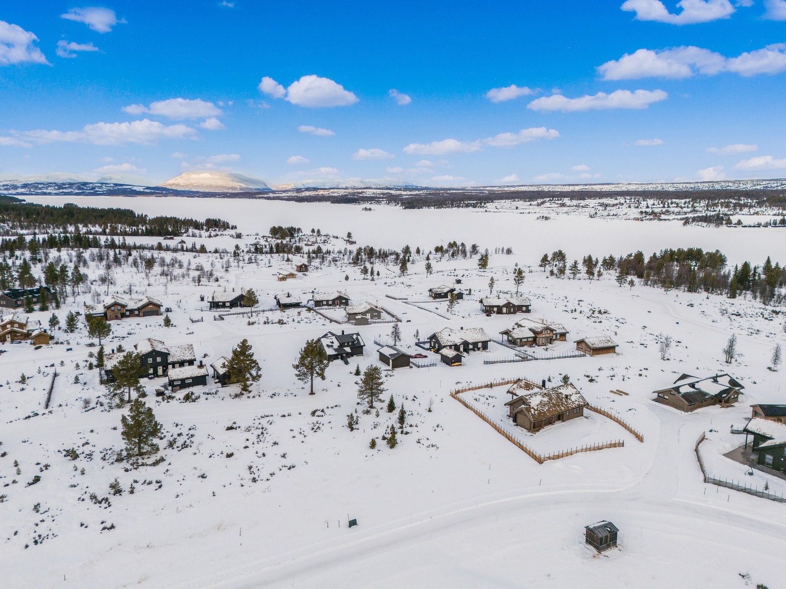 På tomten får man nydelig utsikt over hele Bualie alpinanlegg, og late feriedager kan nytes mens man skuer utover de naturskjønne omgivelsene. Galleribilde