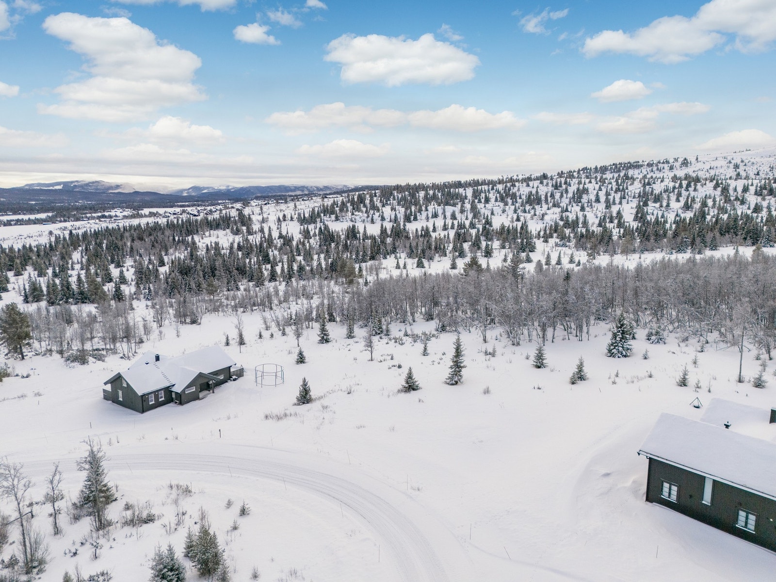 Privat vei. Privat avkjøring fra privat vegsystem på Golsfjellet (Bualivegen/Golsfjellvegen). Galleribilde