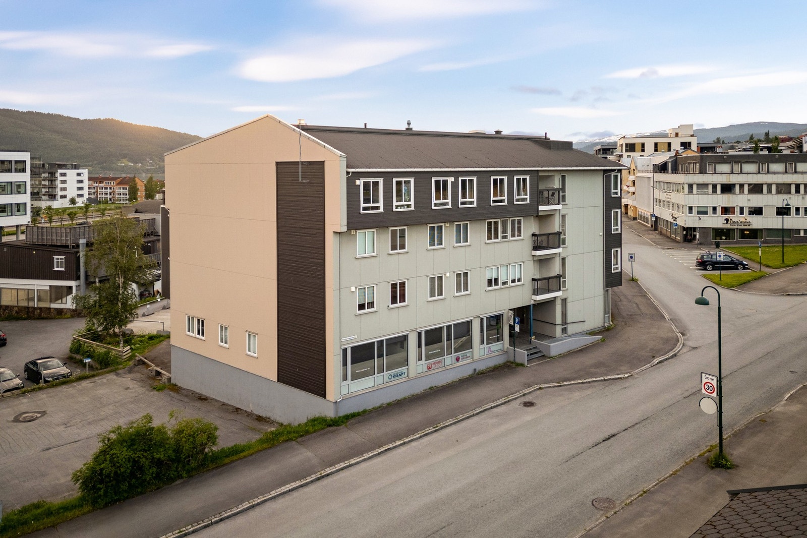 Bylivet og turmuligheter like utenfor døra Galleribilde