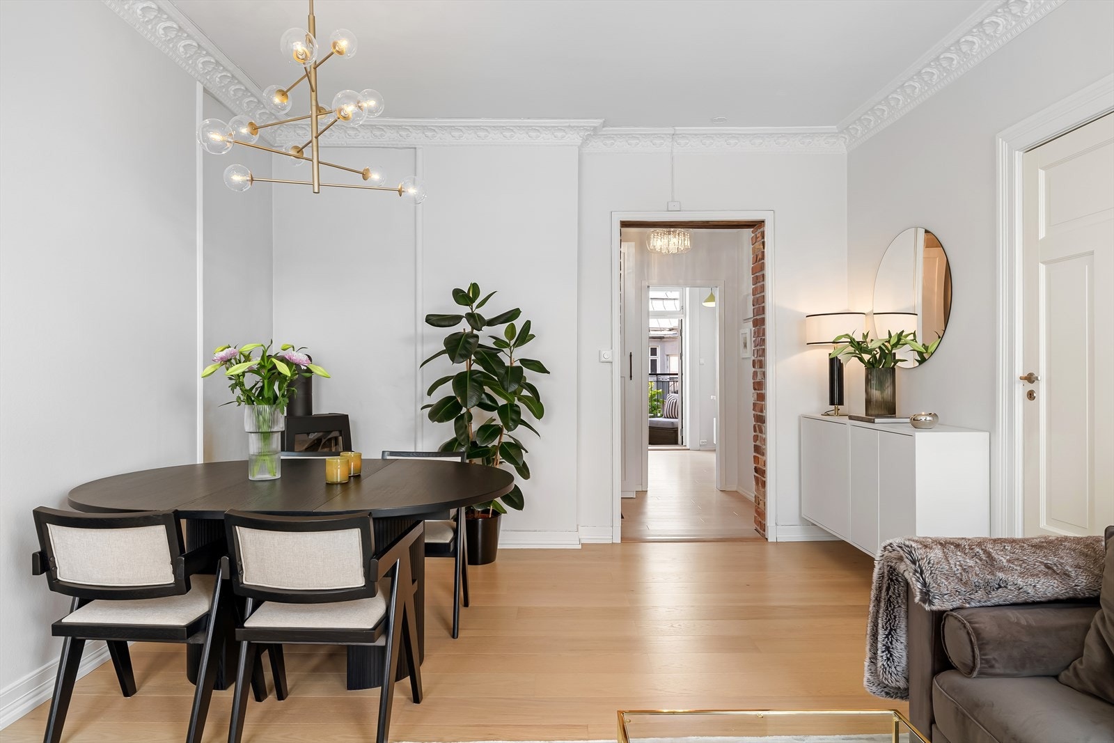 Praktisk planløsning som byr på flere møbleringsmuligheter. Galleribilde