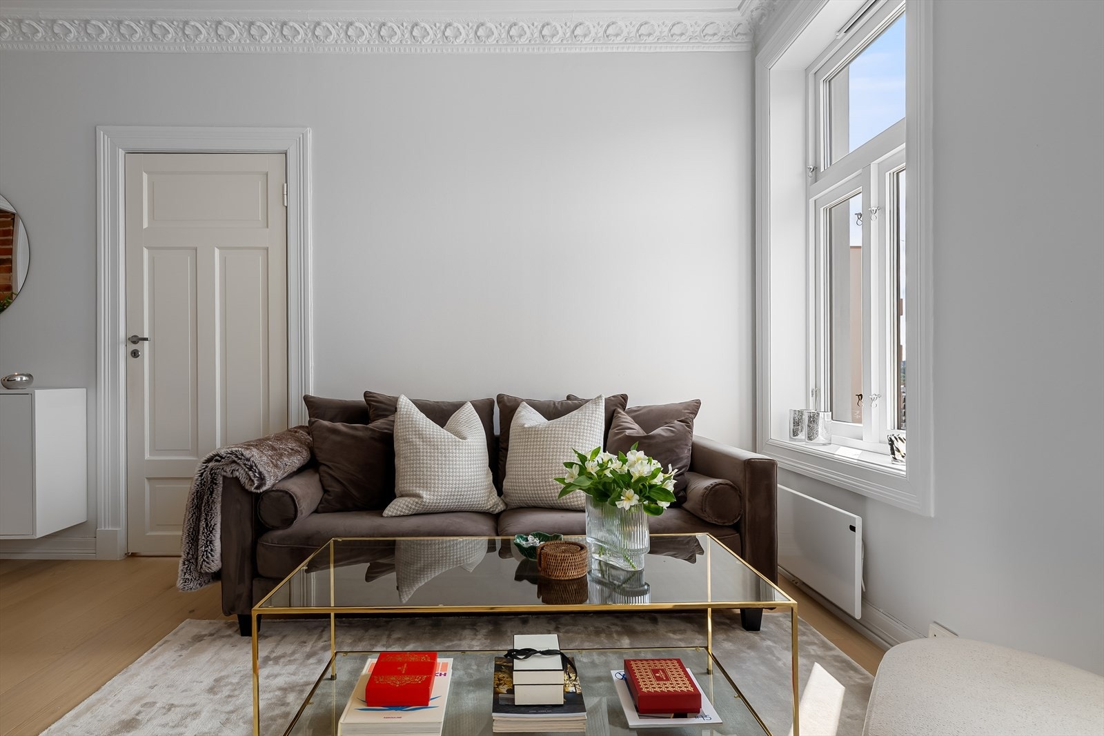 Leiligheten har en generøs takhøyde på 2.80 m som gir en god og luftig romfølelse. Galleribilde