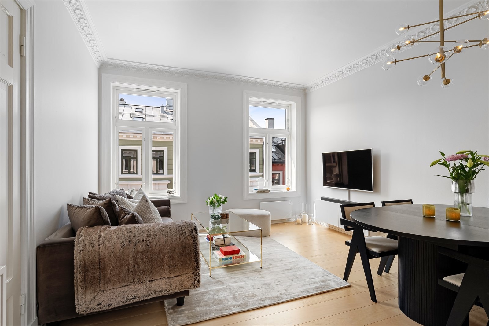 Benjamin Ådna v/Nordvik har gleden av å presentere denne lekre og klassisk leiligheten i byggets 4. etasje. Galleribilde