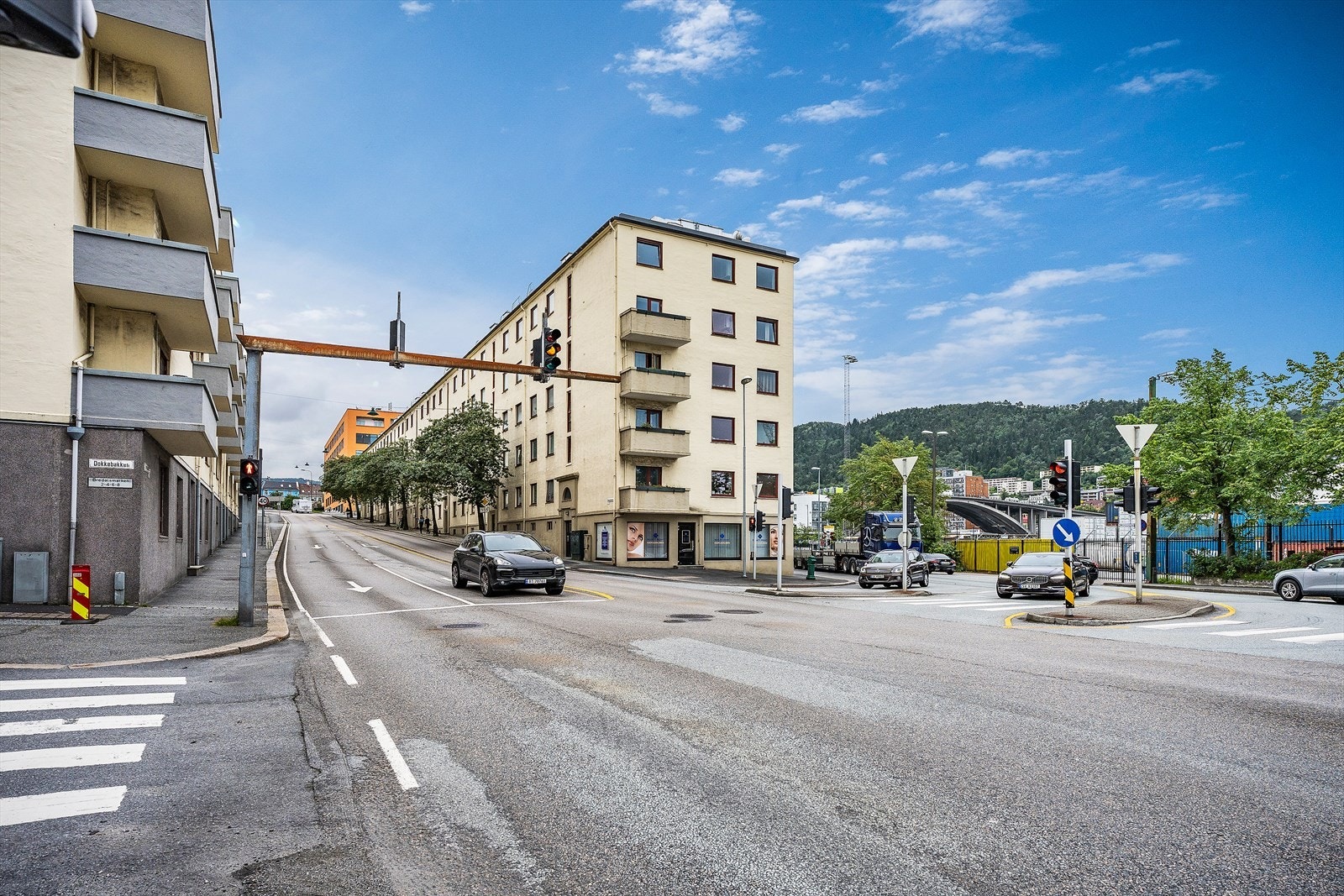 - Borettslaget har felles trimrom, vaskerom, selskapslokale, hobbyrom, sykkelbod, vaktmestertjeneste osv. - Galleribilde