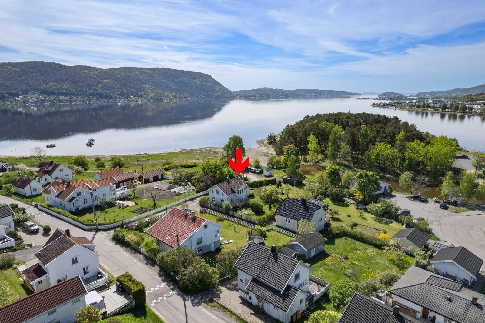 Velkommen til Fjordveien 75 på Verket/Klokkarstua. Galleribilde