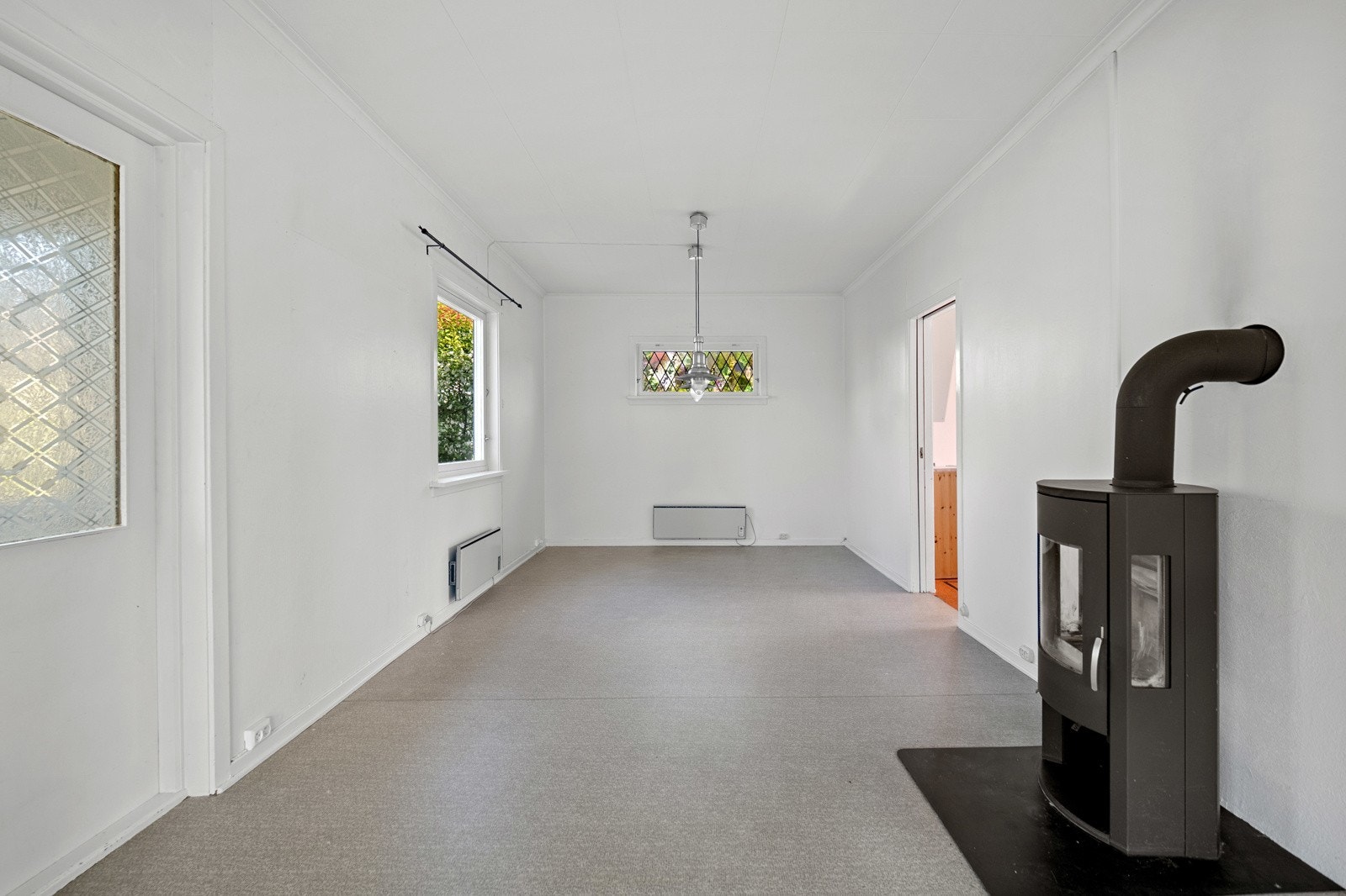 Stue med peisovn. Galleribilde