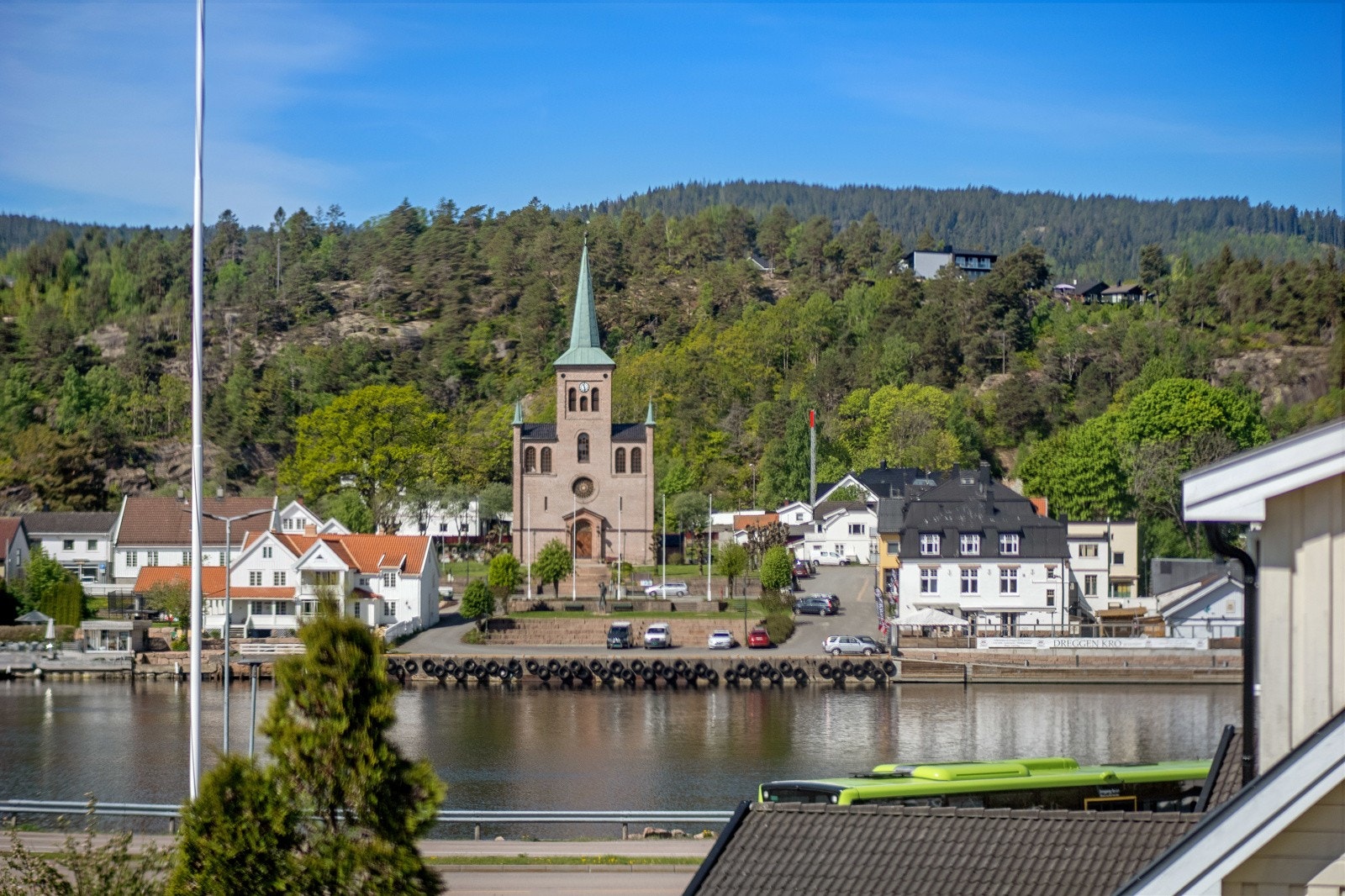 Utsikt fra glassveranda i 2.etasje. Galleribilde