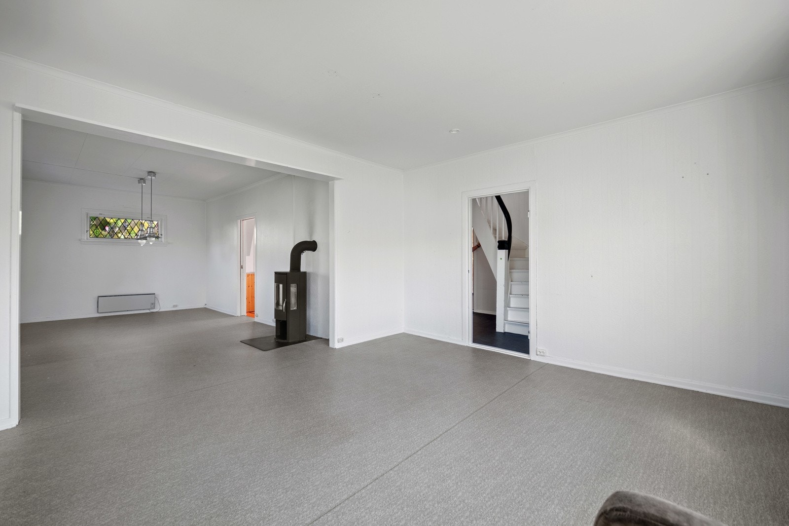 I stuen er det montert peisovn som er av nyere dato. Galleribilde