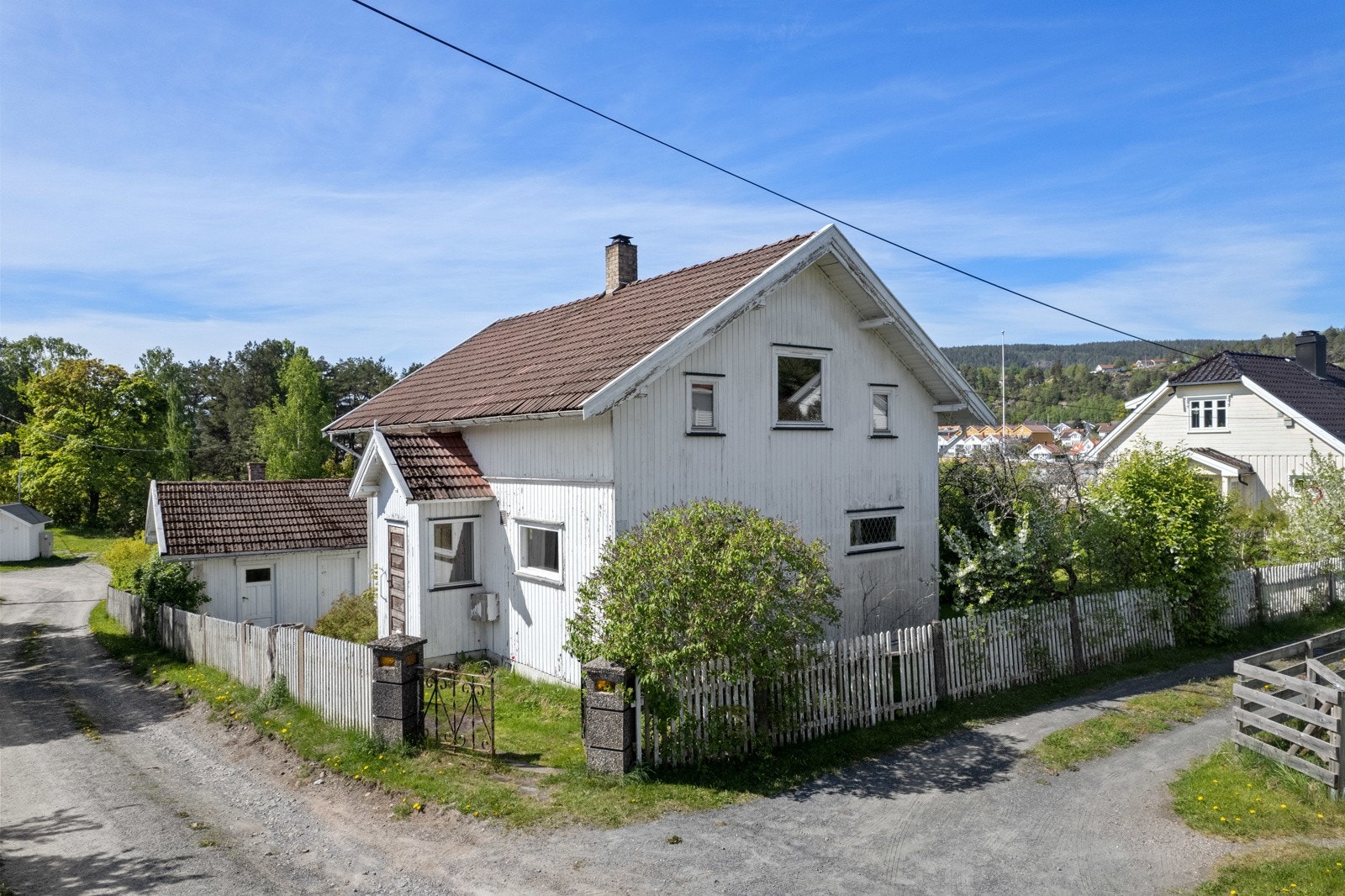 Huset er gammelt og har behov for oppgraderinger og renovering. Galleribilde