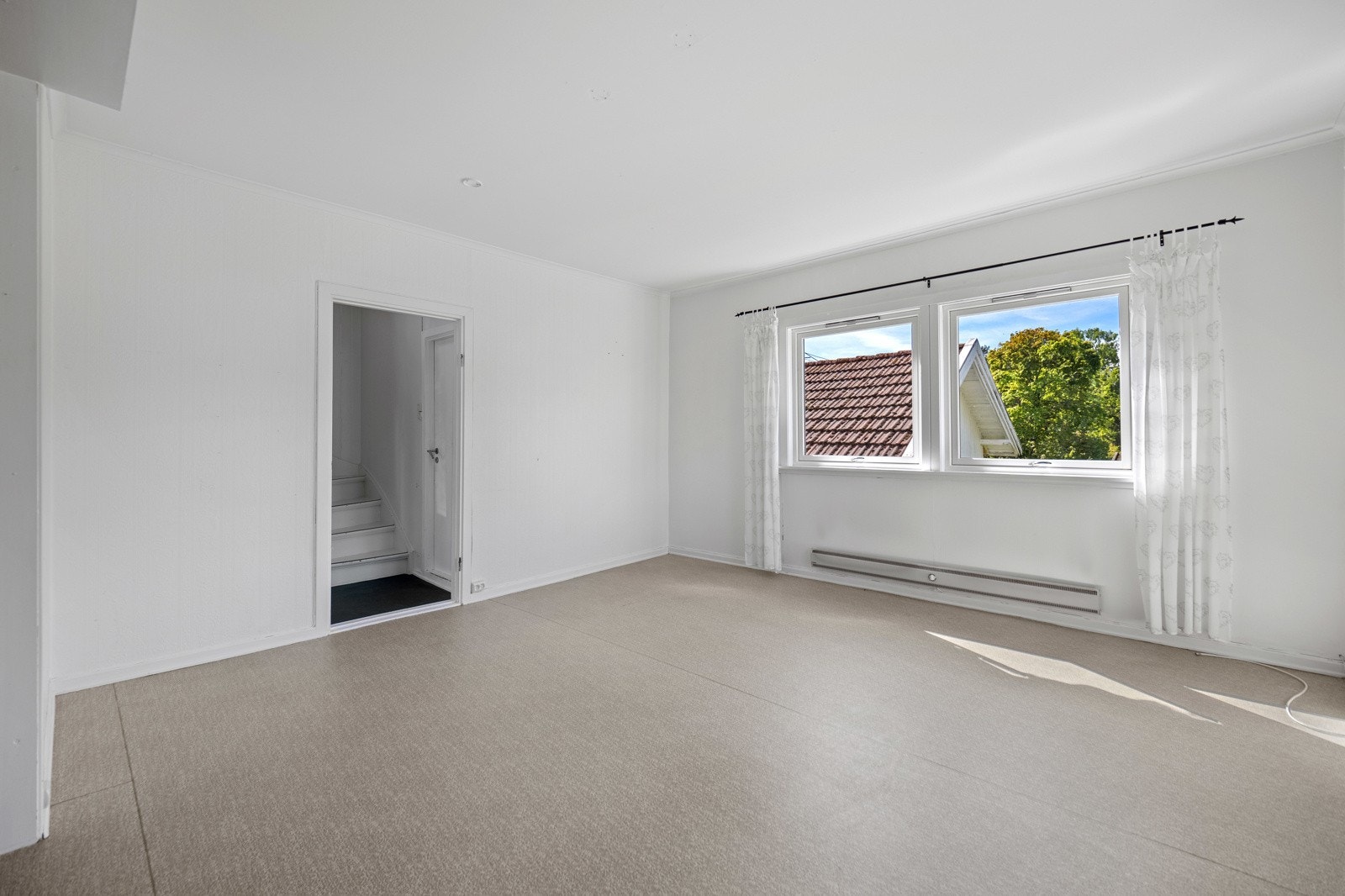 Stue mot gang. Galleribilde