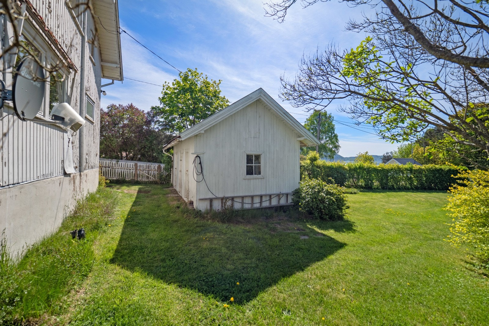 Uthuset er innredet med tre rom som er til lagring. Galleribilde