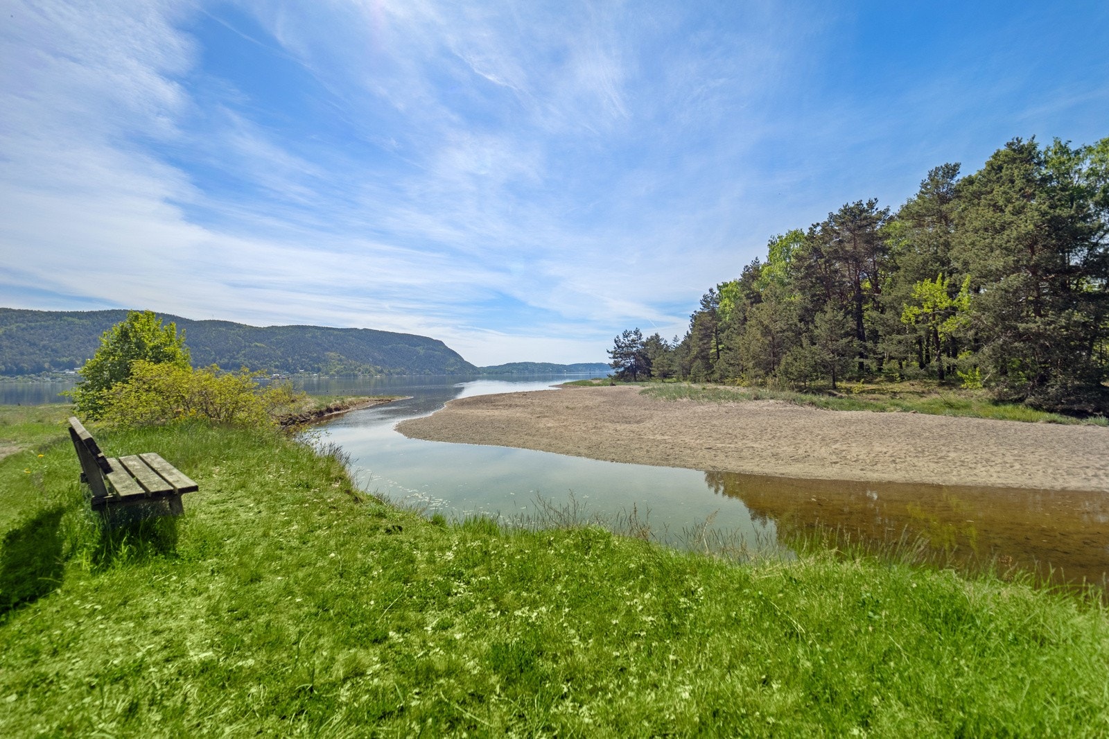 Rett på nedsiden av eiendommen. Galleribilde