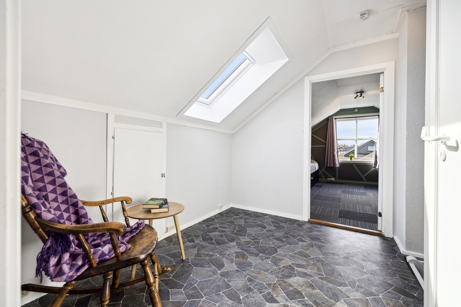 Trappegang i 2. etasje med plass til en liten sittegruppe eller en kontorplass - valget er ditt! Galleribilde