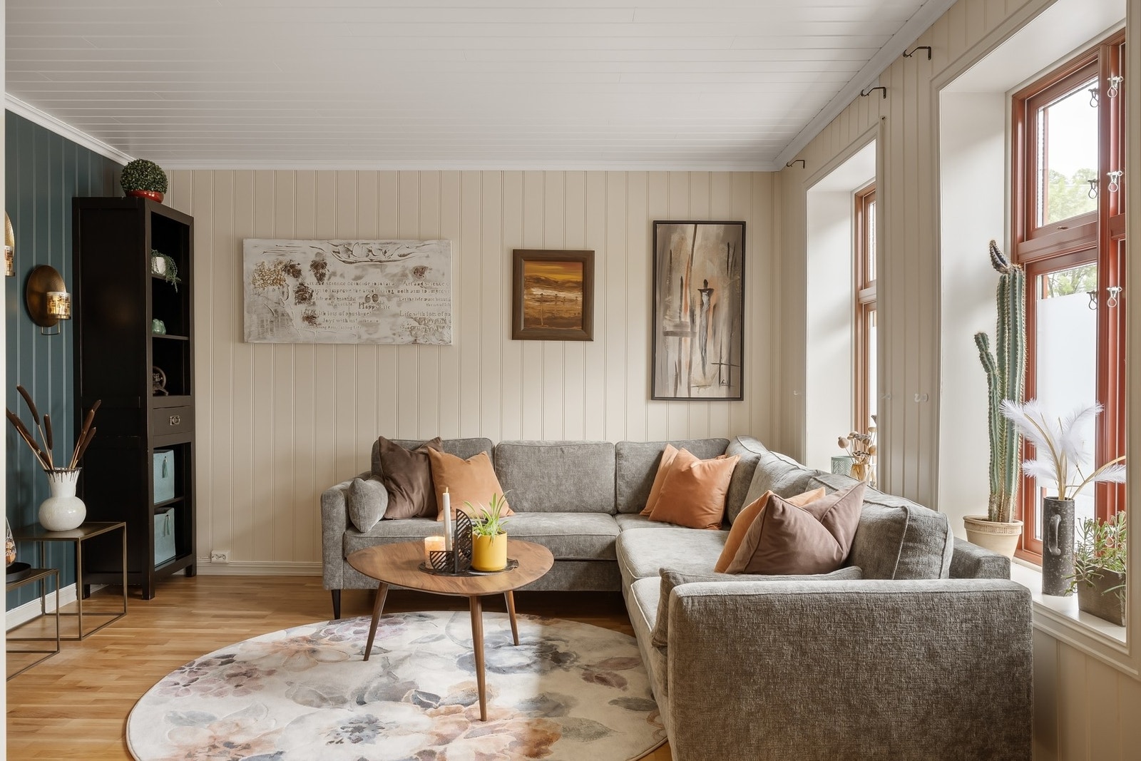 De store vinduene gir godt med lysinnslipp. Galleribilde