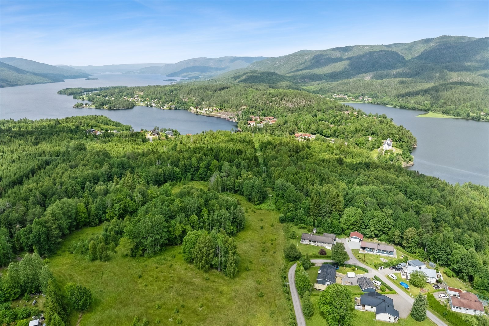 Flott beliggenhet med kort vei til Eidsfoss sentrum Galleribilde