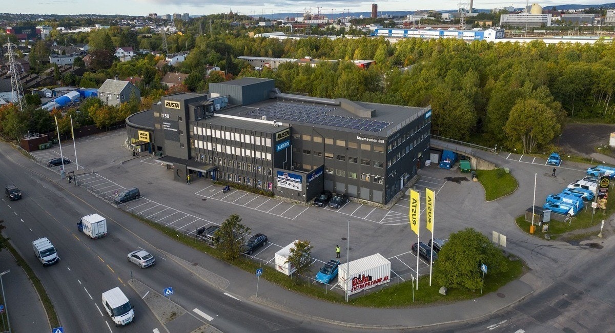 Eiendommen har god parkeringsdekning Galleribilde