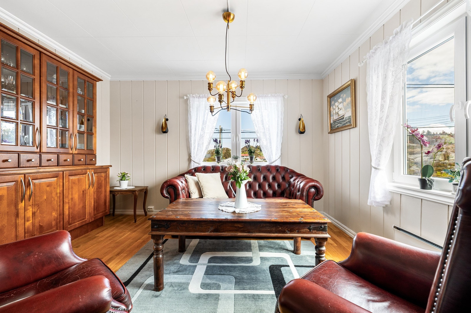 Trivelig stue med utsikt mot nord og øst Galleribilde