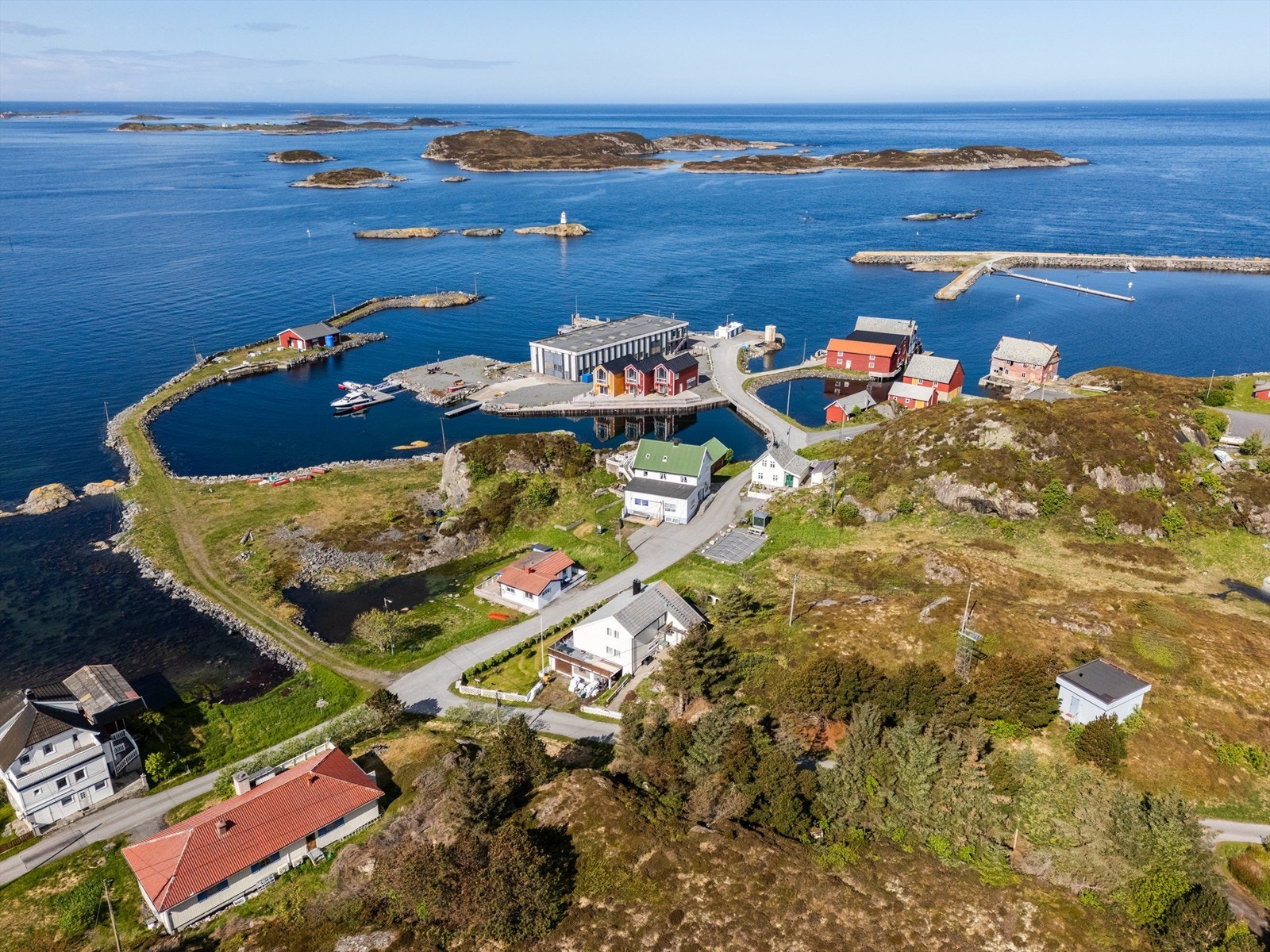 Kort fergetur til Finnøya med fastlandsforbindelse Galleribilde