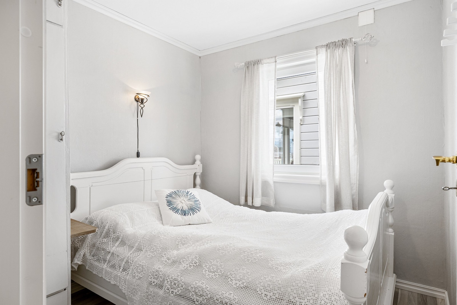 Lyst og fint soverom Galleribilde