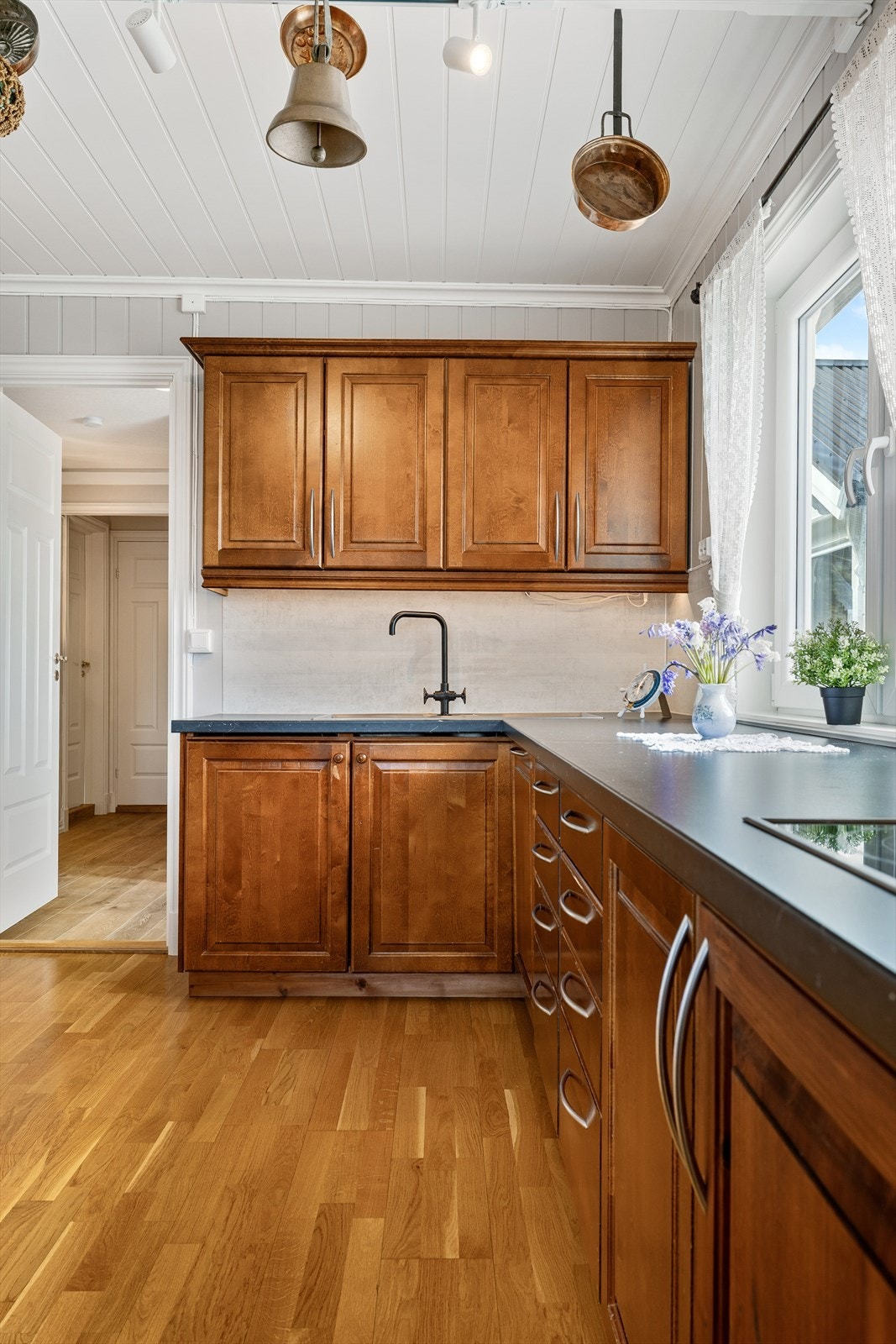 Over- og underslag bidrar til gode lagringsfasiliteter Galleribilde