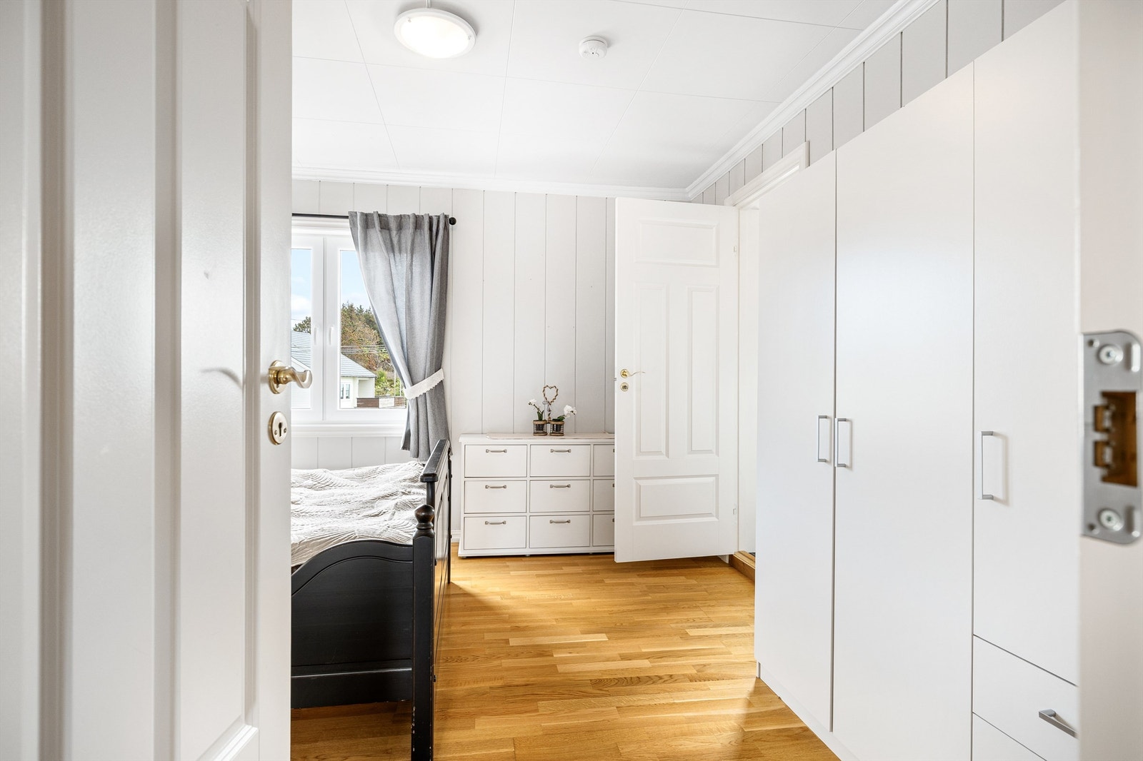 Godt med garderobeskap Galleribilde