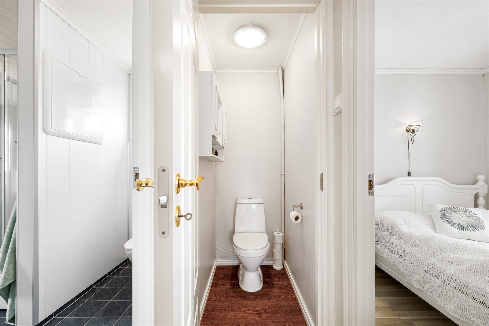 I tillegg er det ett separat toalettrom Galleribilde