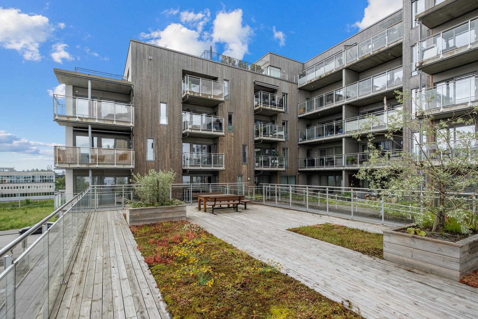 Alle boligseksjoner gis rett til og eierskap av 1 p-plass og 1 bod i parkeringskjeller. Galleribilde