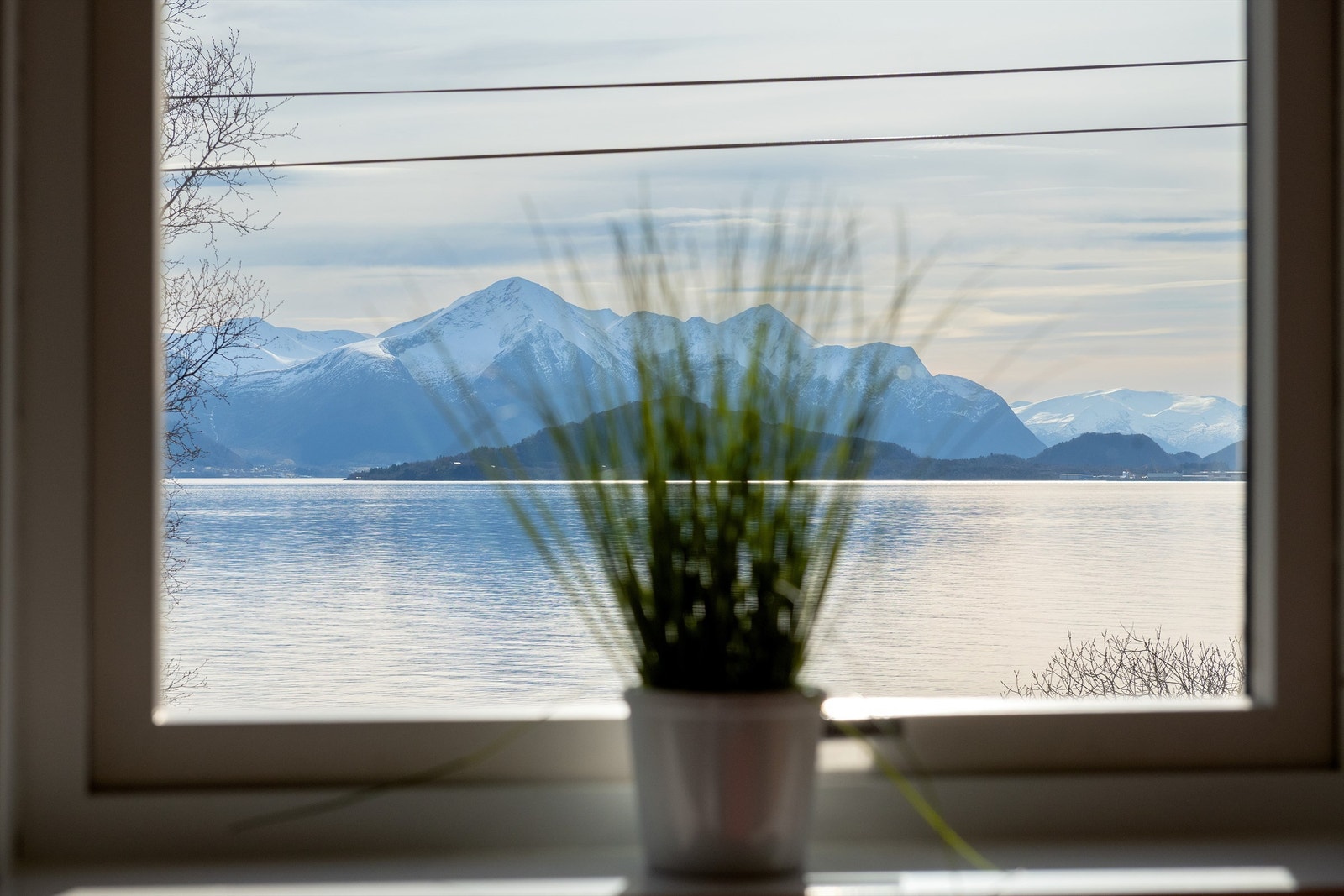 Flott utsikt fra spiseplassen på kjøkkenet Galleribilde