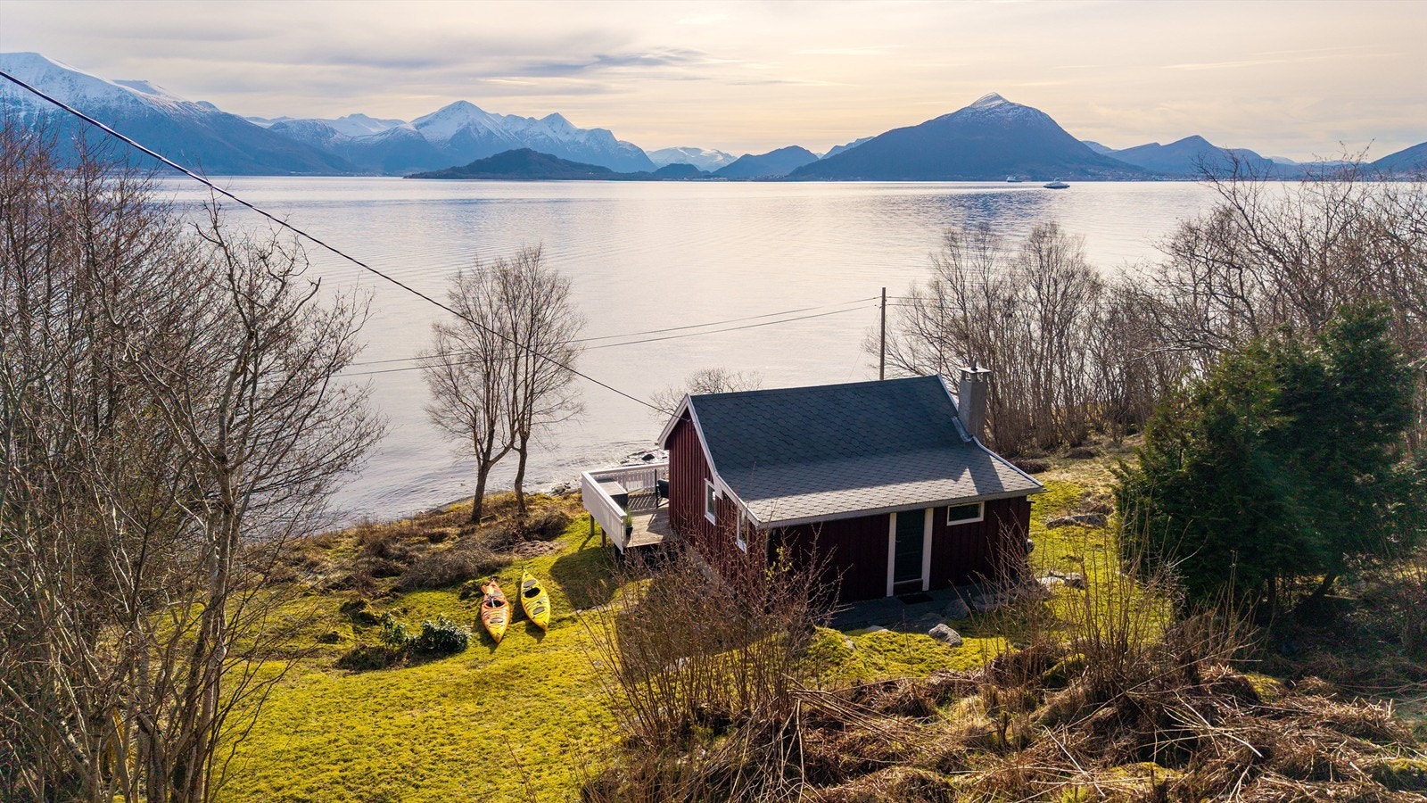 Bilde sett fra adkomstvei - fra nord mot syd Galleribilde