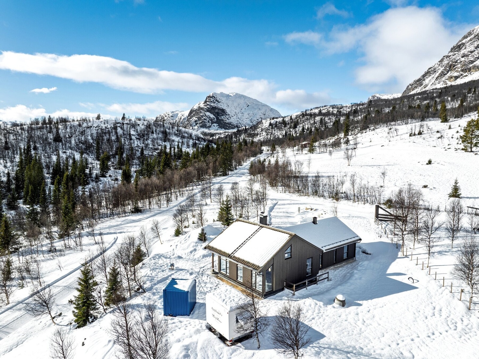 Solrik tomt! Galleribilde