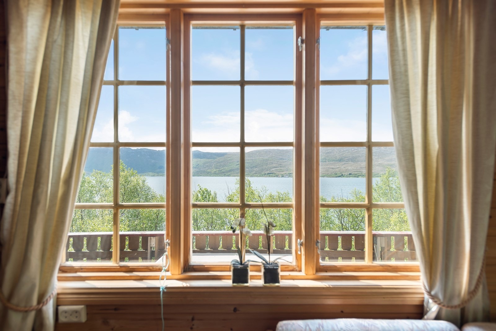 Utsikt fra stuevindu. Galleribilde