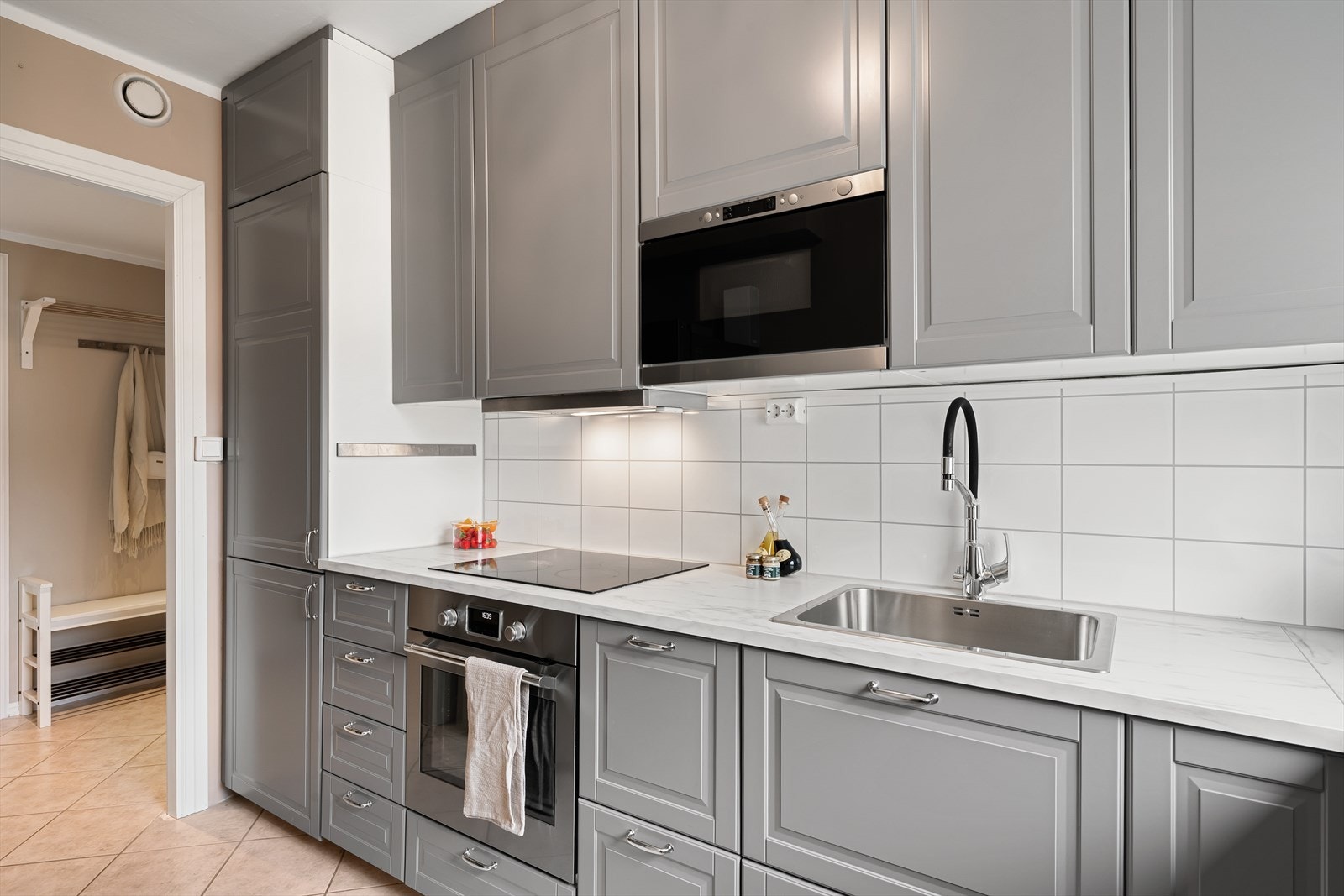 - Den gode skap- og benkeplassen gjør matlagingen til en drøm - Galleribilde