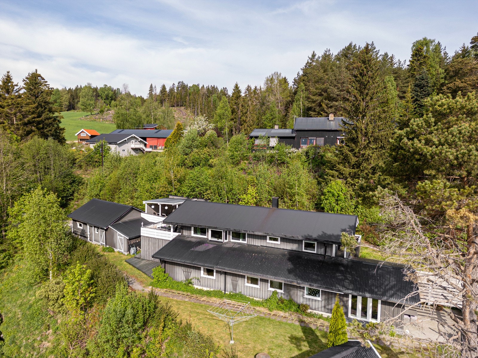 Landsbyen Dokka byr på et rikt utvalg av butikker og service fasiliteter. Galleribilde