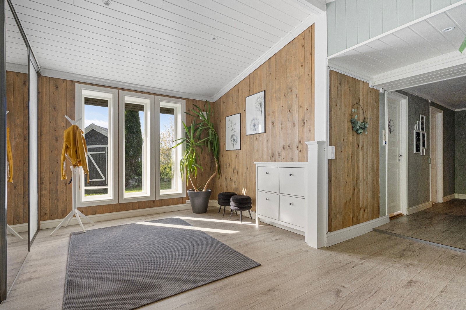 Boligen er godt vedlikeholdt gjennom årene og fremstår som både lys og romslig Galleribilde