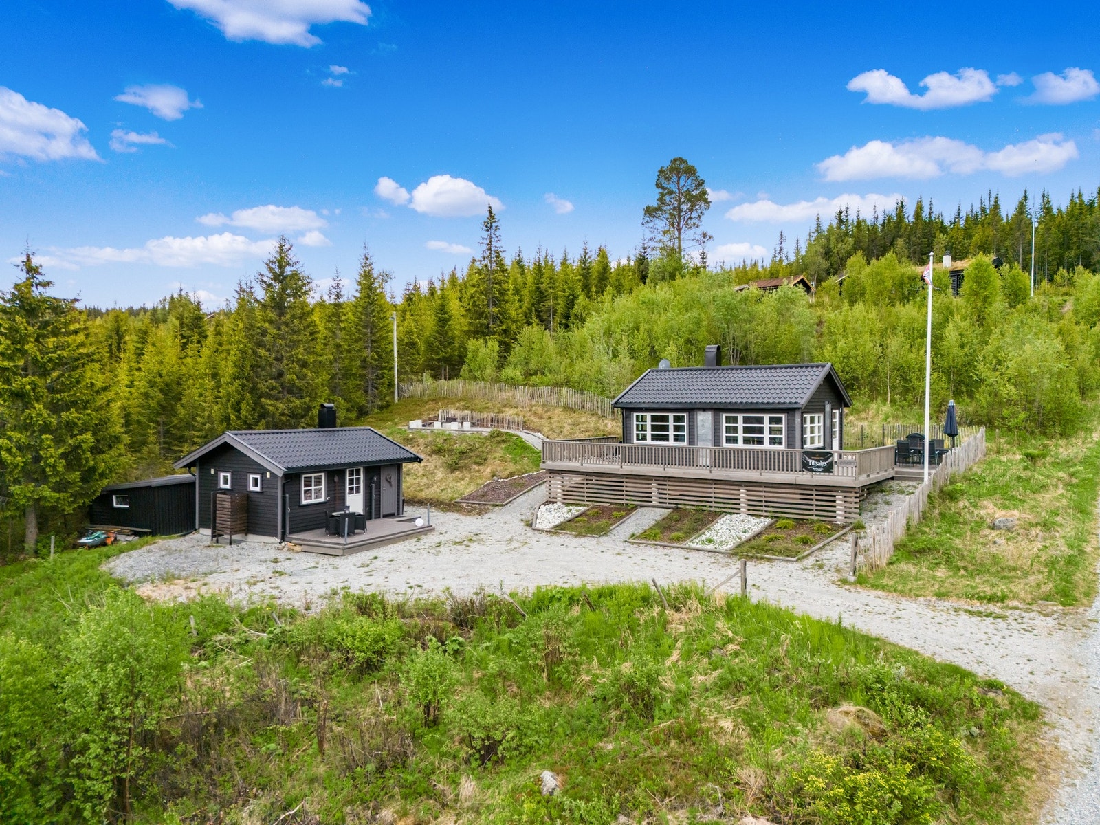 Idyllisk tomt. Galleribilde