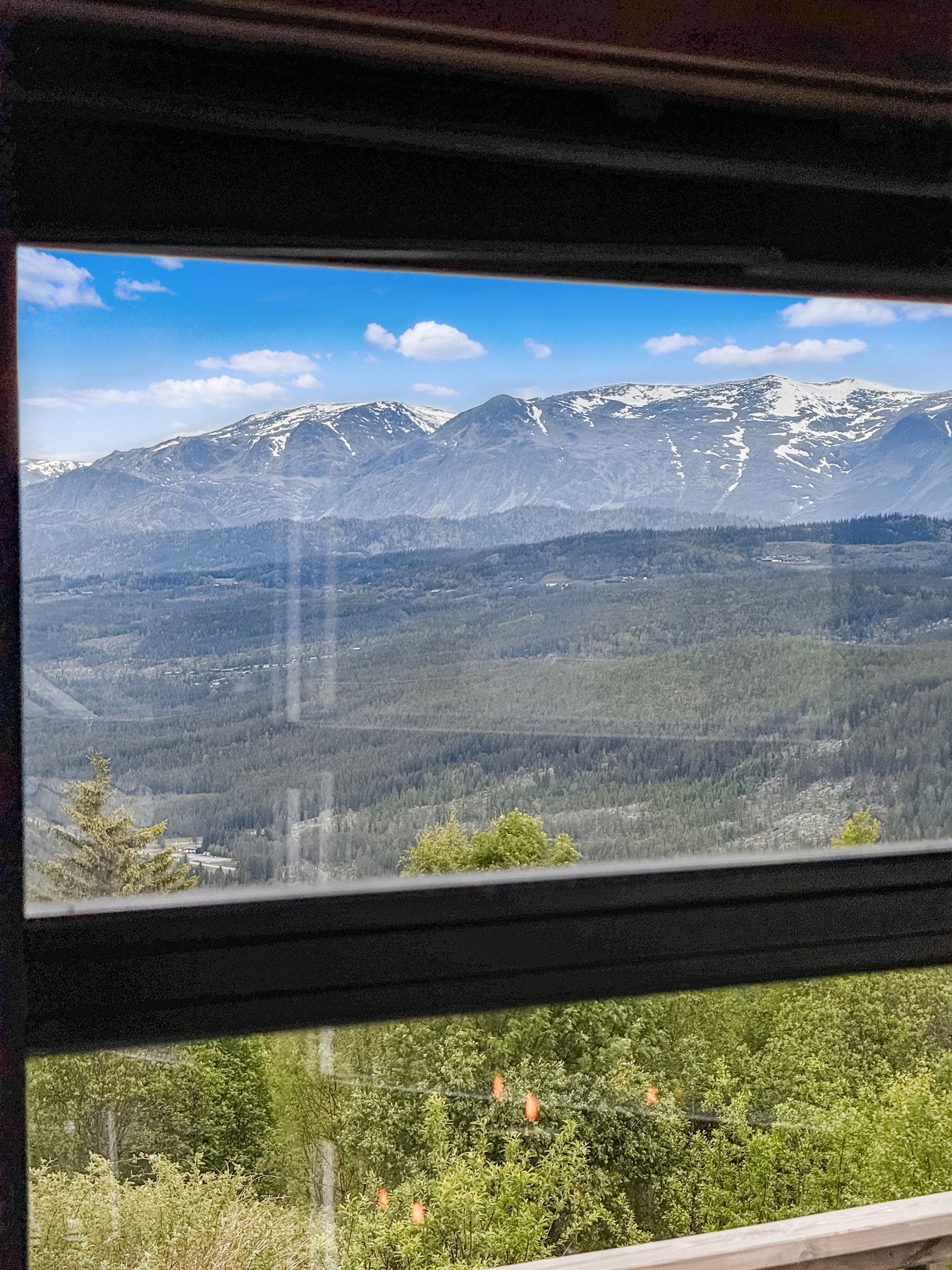 Utsikten fra stue vinduet. Galleribilde