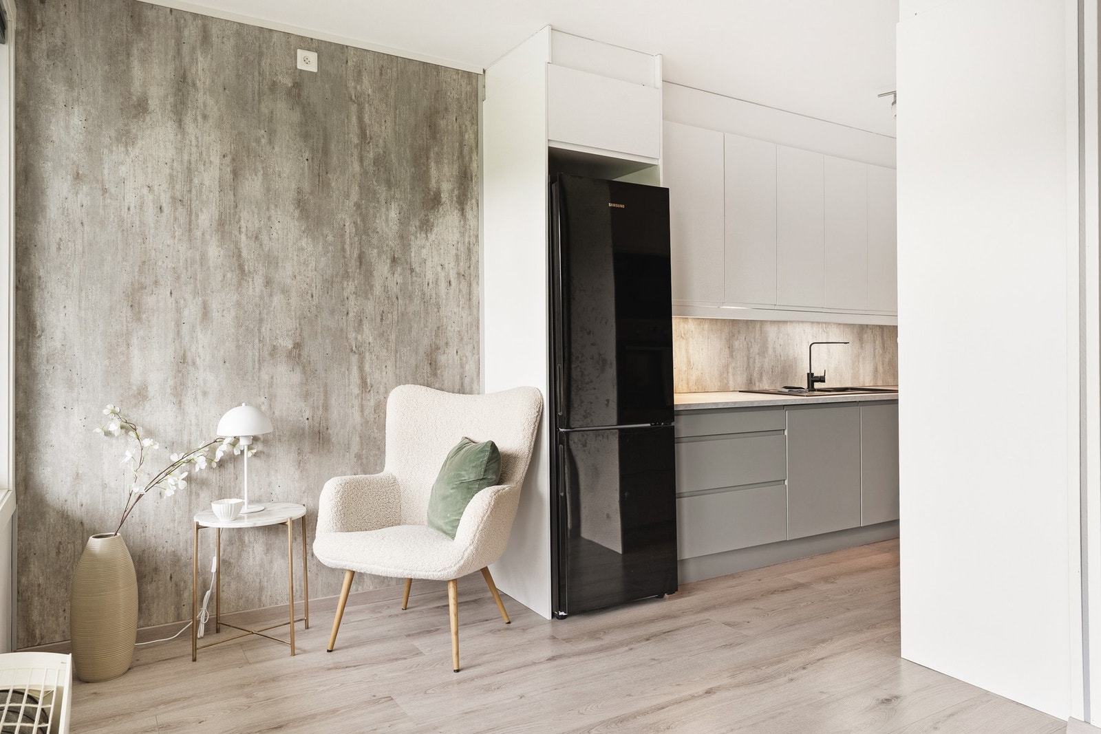 Kjøkkenet er likhet med leiligheten pusset opp i nyere tid. Galleribilde