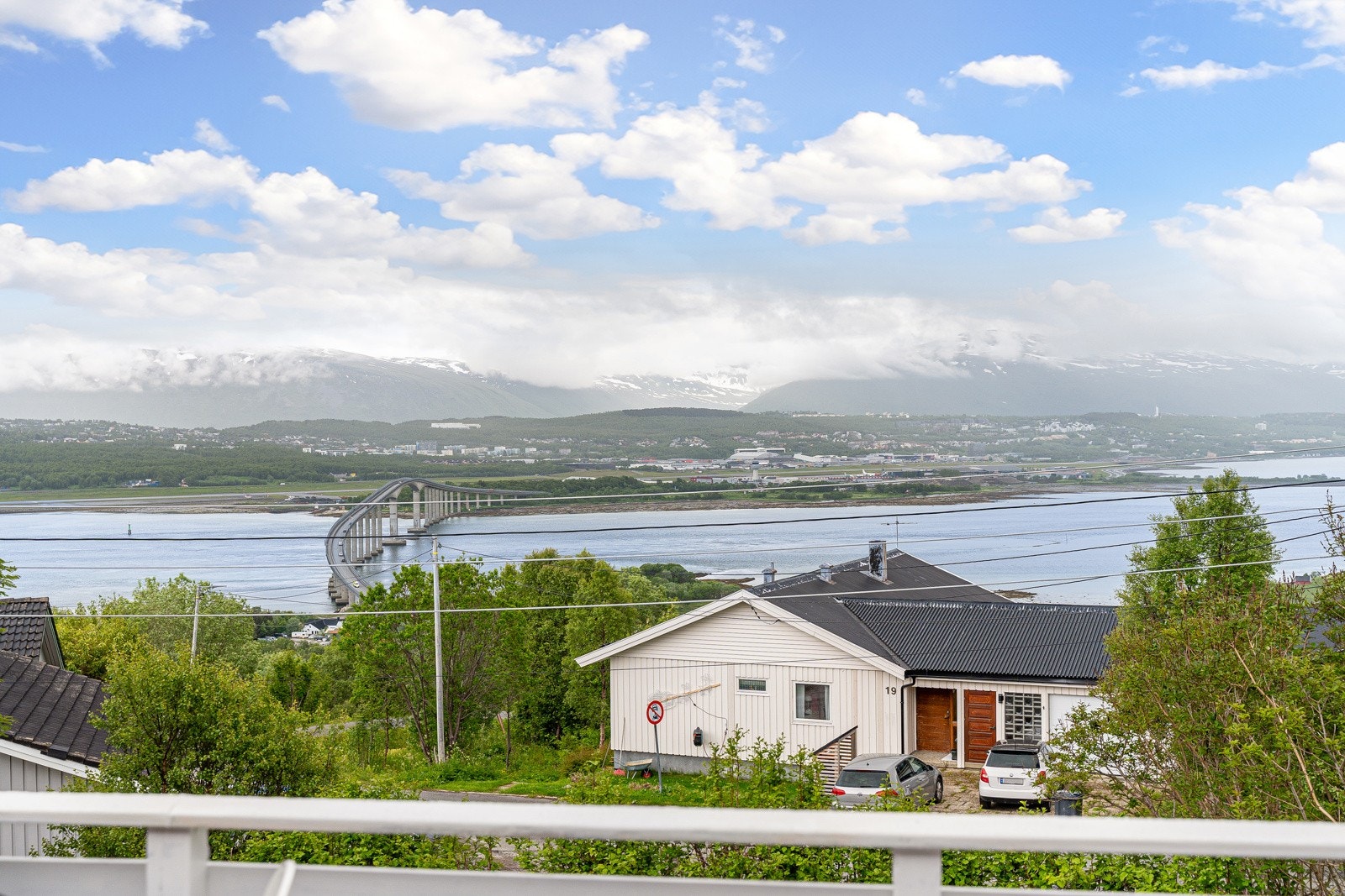 Flott familiebolig øverst på Kvaløysletta, nærhet til lysløype, skoler, barnehage og butikker! Galleribilde