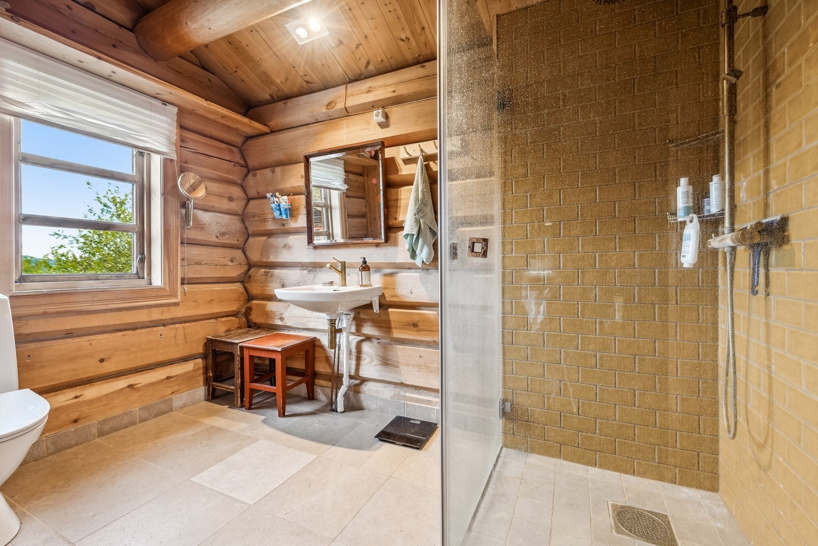 Bad med dusj fra 2022. Galleribilde