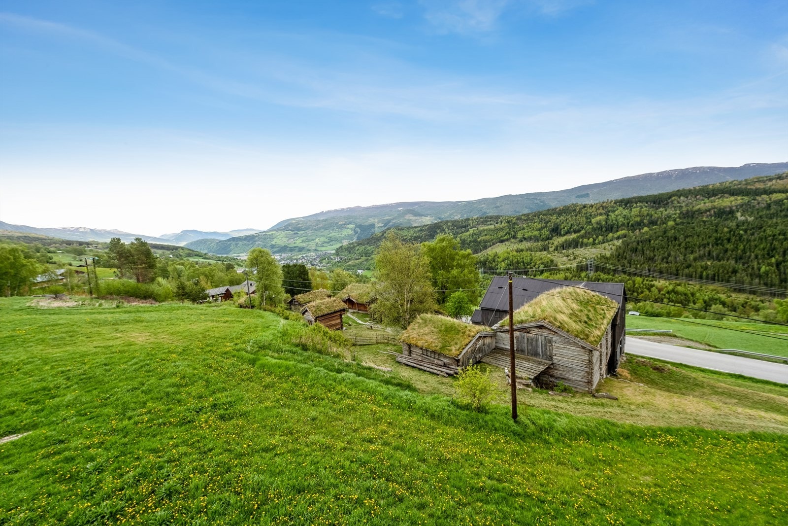 Gode utsiktsforhold og nærhet til fine turområder i Reinheimen og Jotunheimen nasjonalparker. Galleribilde