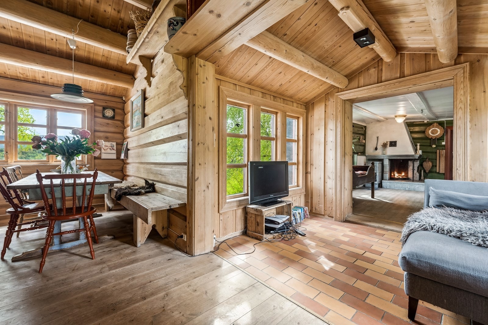 Fin overgang mellom nyere og eldre bolig. Galleribilde