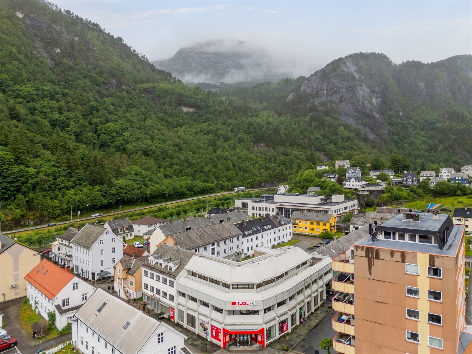 Dronefoto over bygget Galleribilde