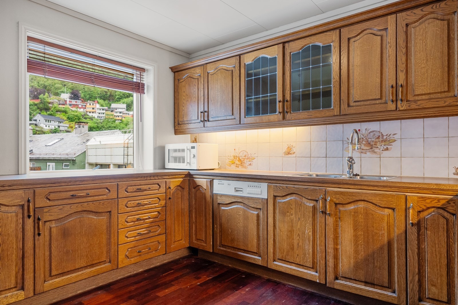 Store vinduet sikrer godt lysinnslipp Galleribilde