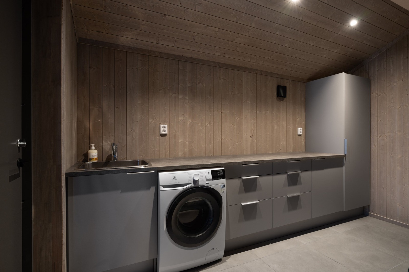 Vaskerom / Teknisk rom som er godt utstyrt Galleribilde