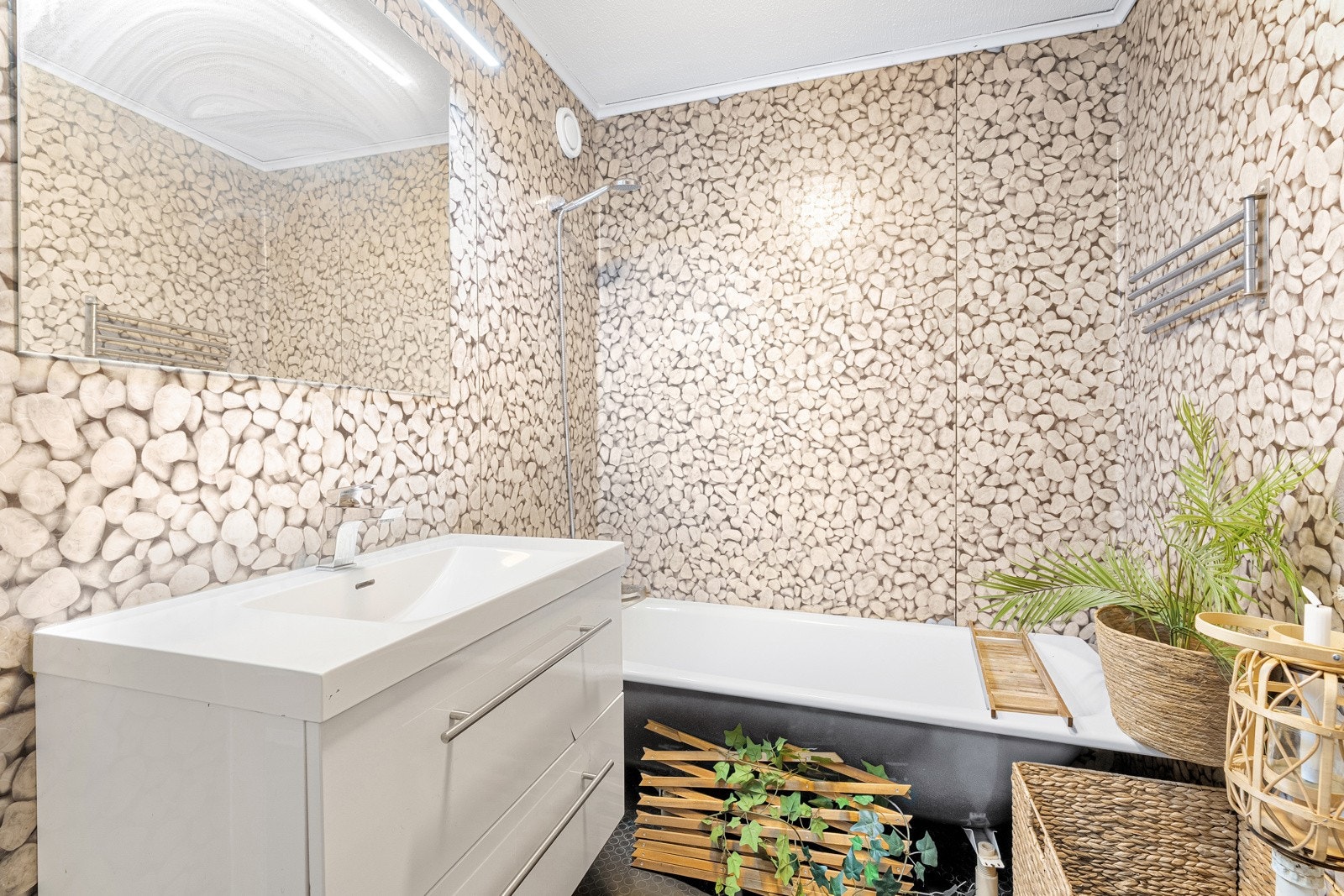 Det er stort og godt - med potensialet til å lage dette til ditt drømmebad. Galleribilde